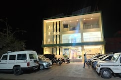 HOTEL MANSAROVAR, OMKARESHWAR, Omkareshwar