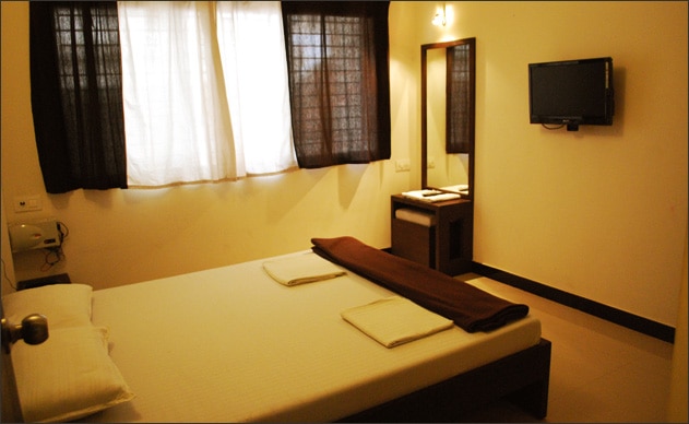 Maduraa Serviced Apartment - Tap to explore photos