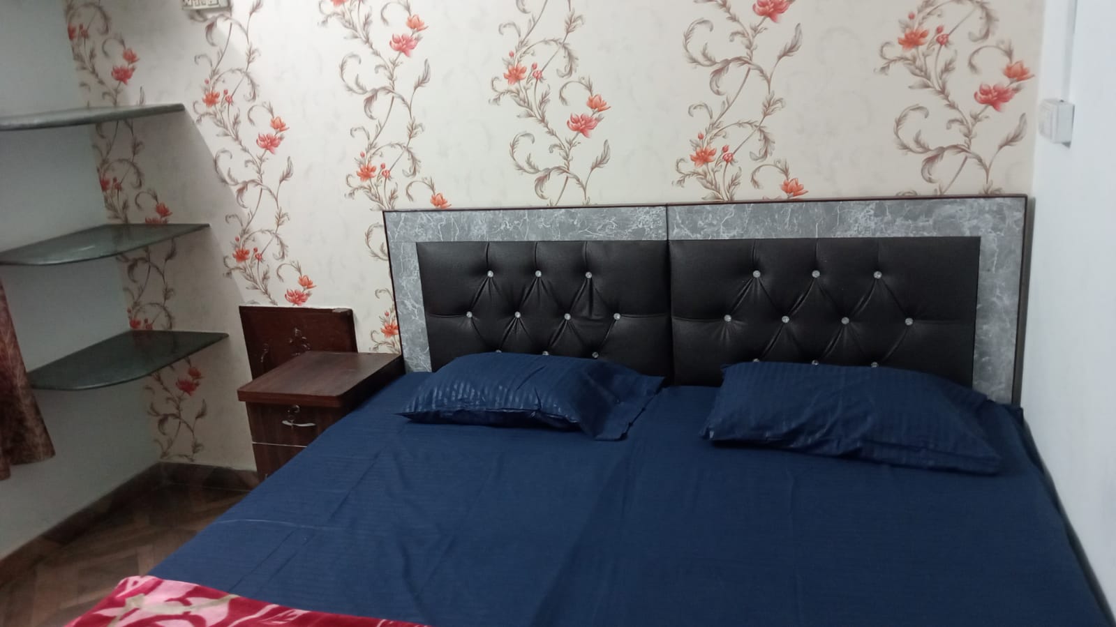 Shri Balaji Homestay - Tap to explore photos