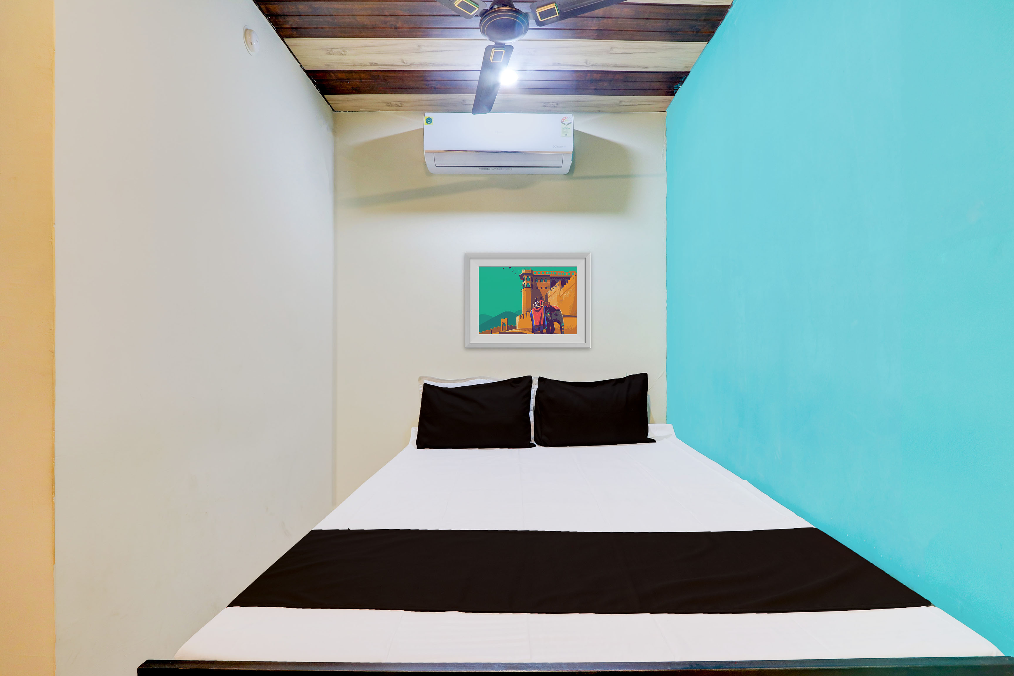 Hotel O H-16 GUEST HOUSE - Tap to explore photos