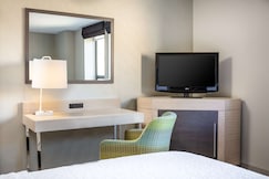 Hampton Inn by Hilton Freeport, Dane