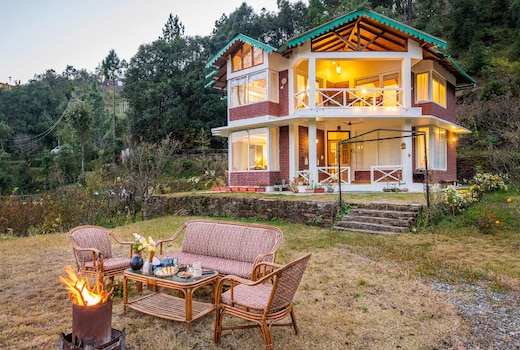 StayVista at Hollyhock Cottage
