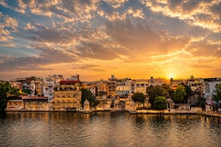 Nayee Haveli by Venice View| Lake view hostel., Udaipur
