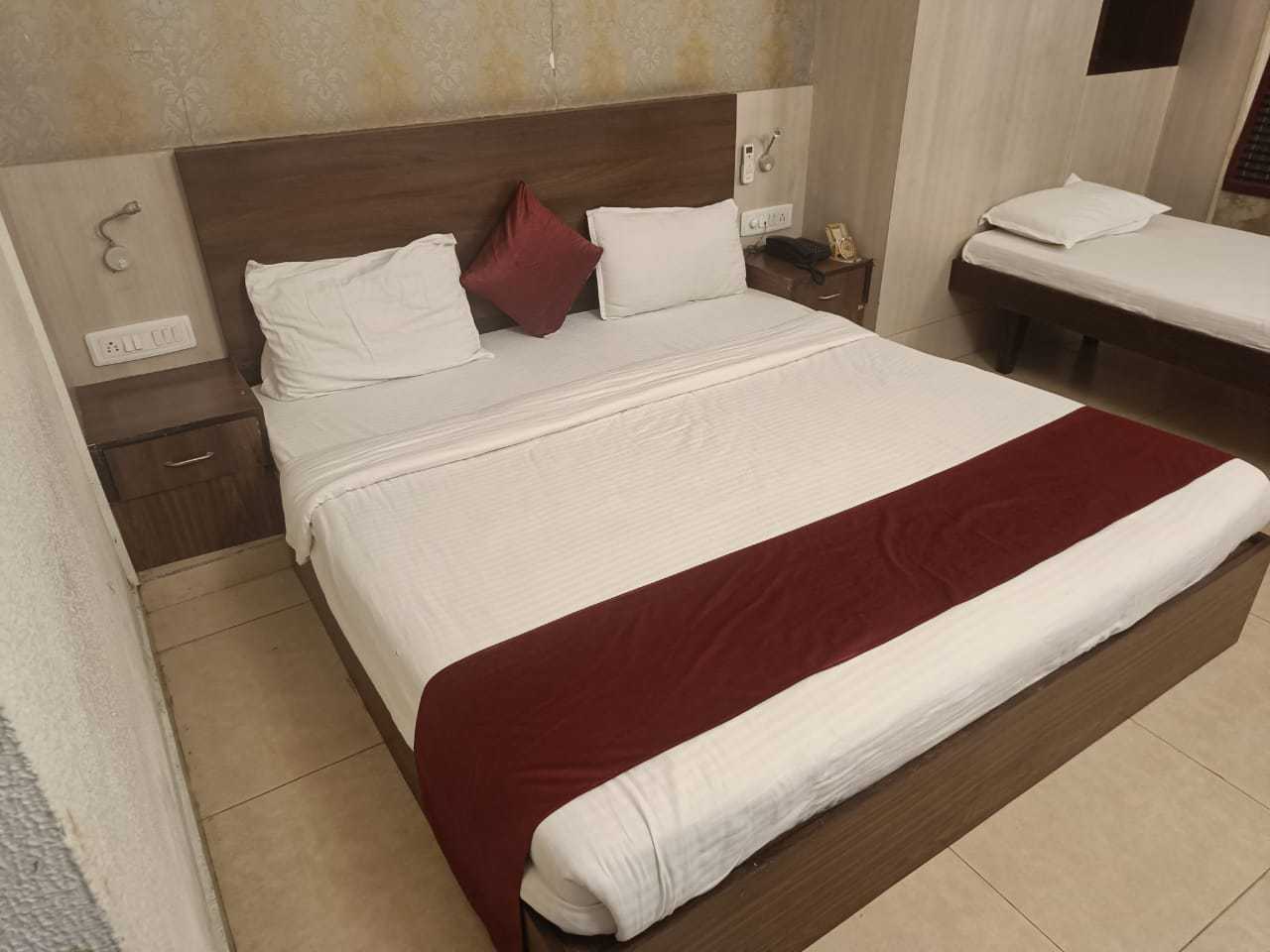 Hotel O Gulabi Stay Inn - Tap to explore photos