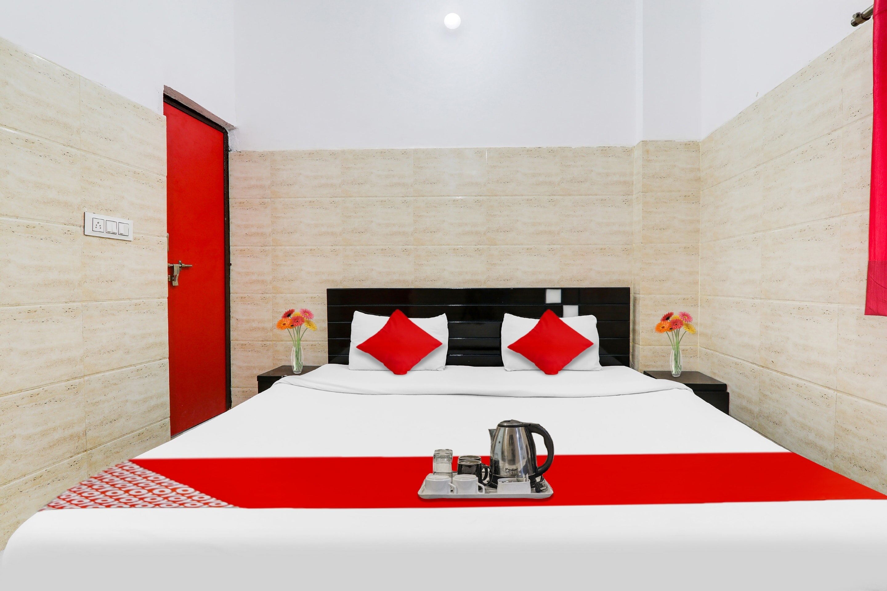 Hotel O Mauryans Inn Near Munshi Pulia Metro Station - Tap to explore photos