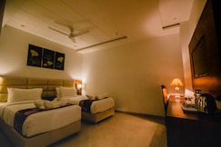 HOTEL TEN SQUARE (5 Minutes from The Taj Mahal), Agra