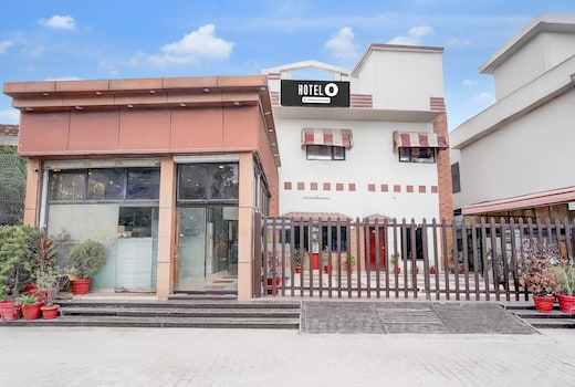 Hotel O Tyagi Road near Railway Station