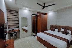 HOTEL 24 STAR INN, Delhi