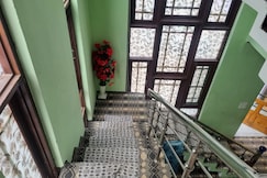 Hotel Yawar Palace, Srinagar