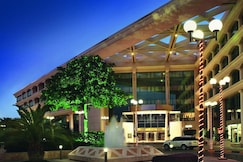  Movenpick Grand Al Bustan, Sharjah