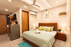 The Cozy Monks Golf Course Rd 1BHK Near Metro, Gurgaon
