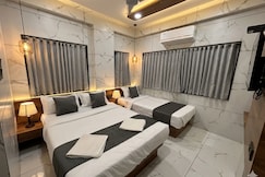 Hotel Shree Hari Teeen batti Chouk, Dwarka