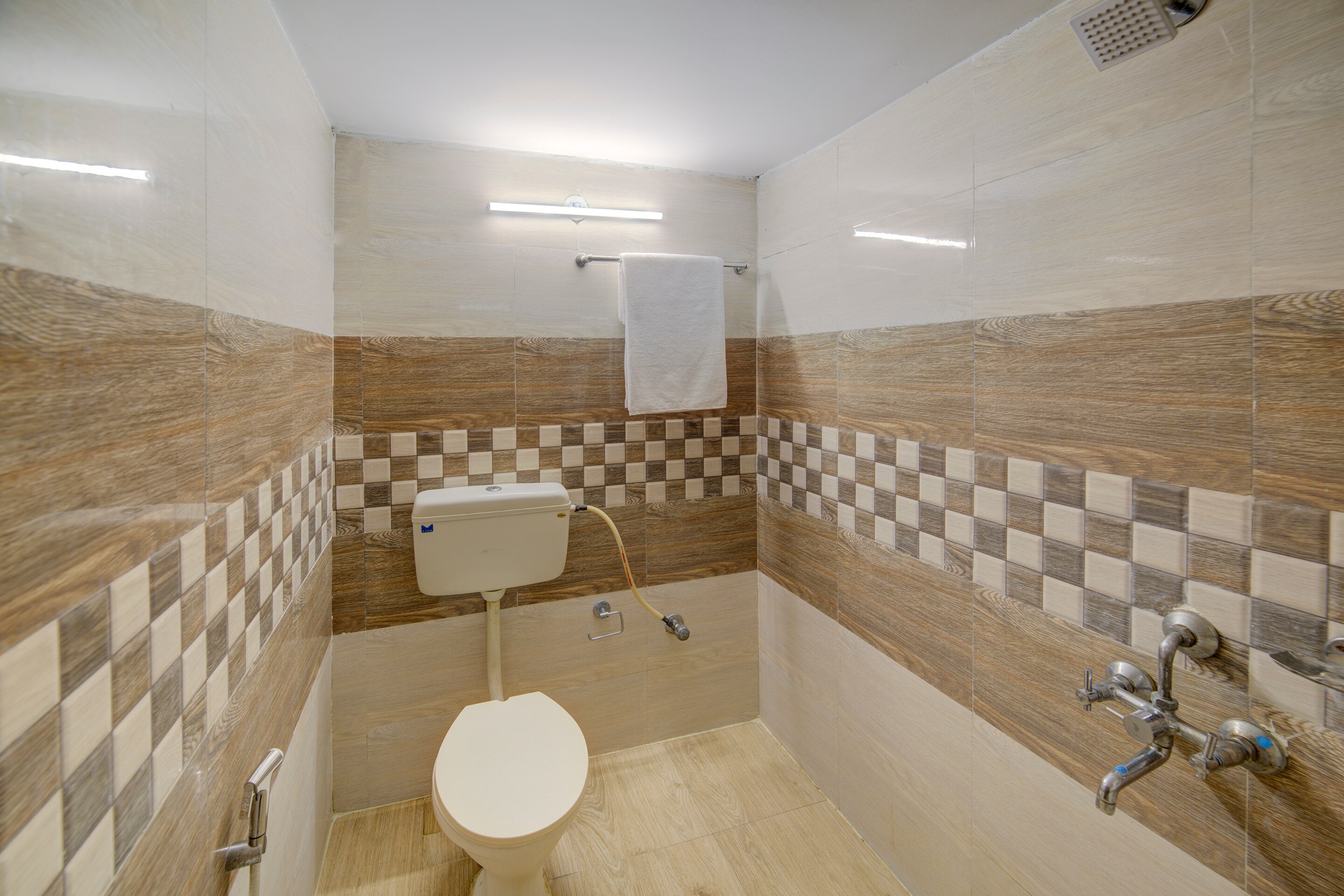 Posh 3BHK Apart. in whitefield KONDAPUR HYDERABAD - Tap to explore photos