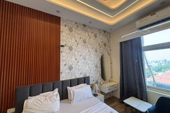 Trovero Suites - Luxury Studios at Paramount, Dadri