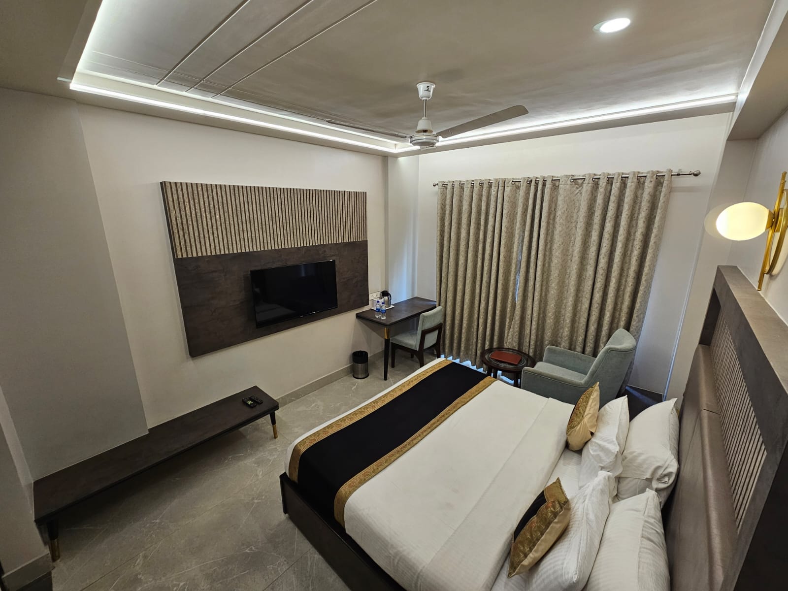 Hotel Abhinav International - Tap to explore photos