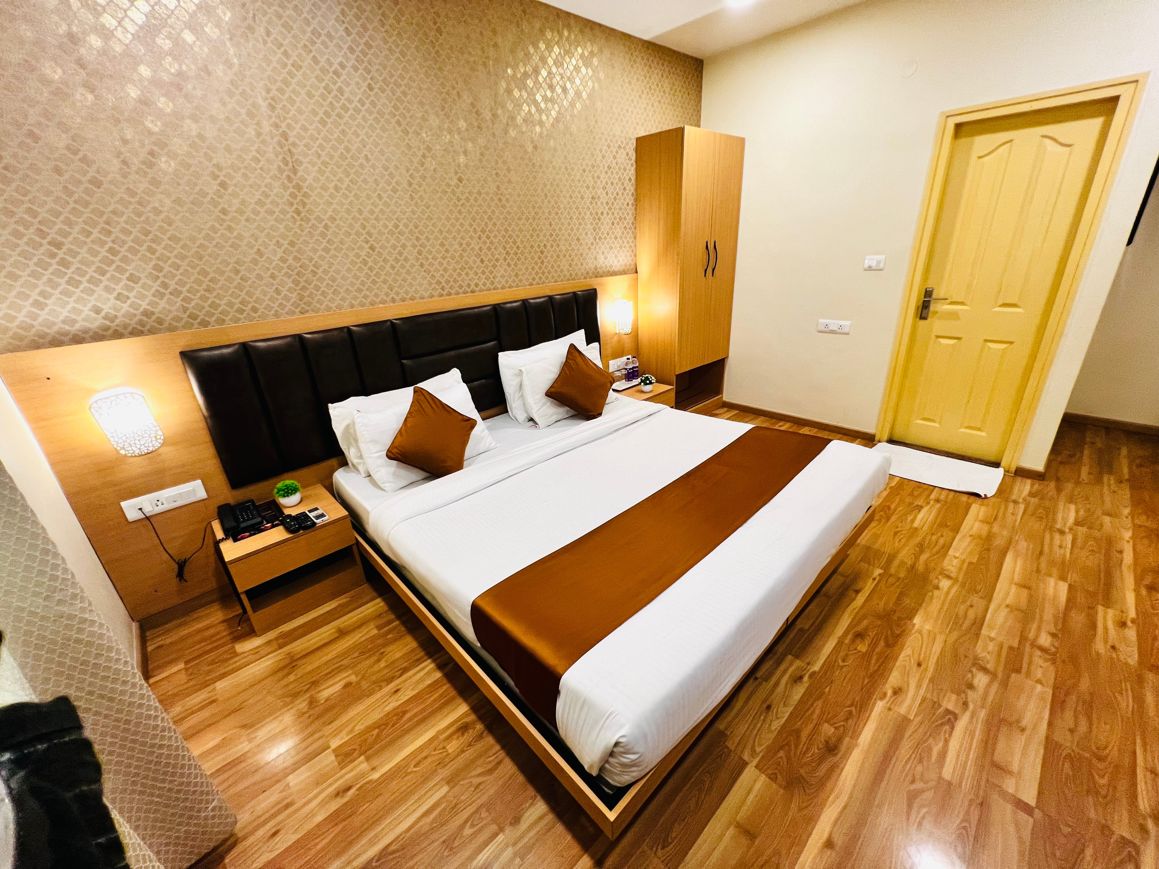 Galaxy Ivory Corporate Hotel - Tap to explore photos