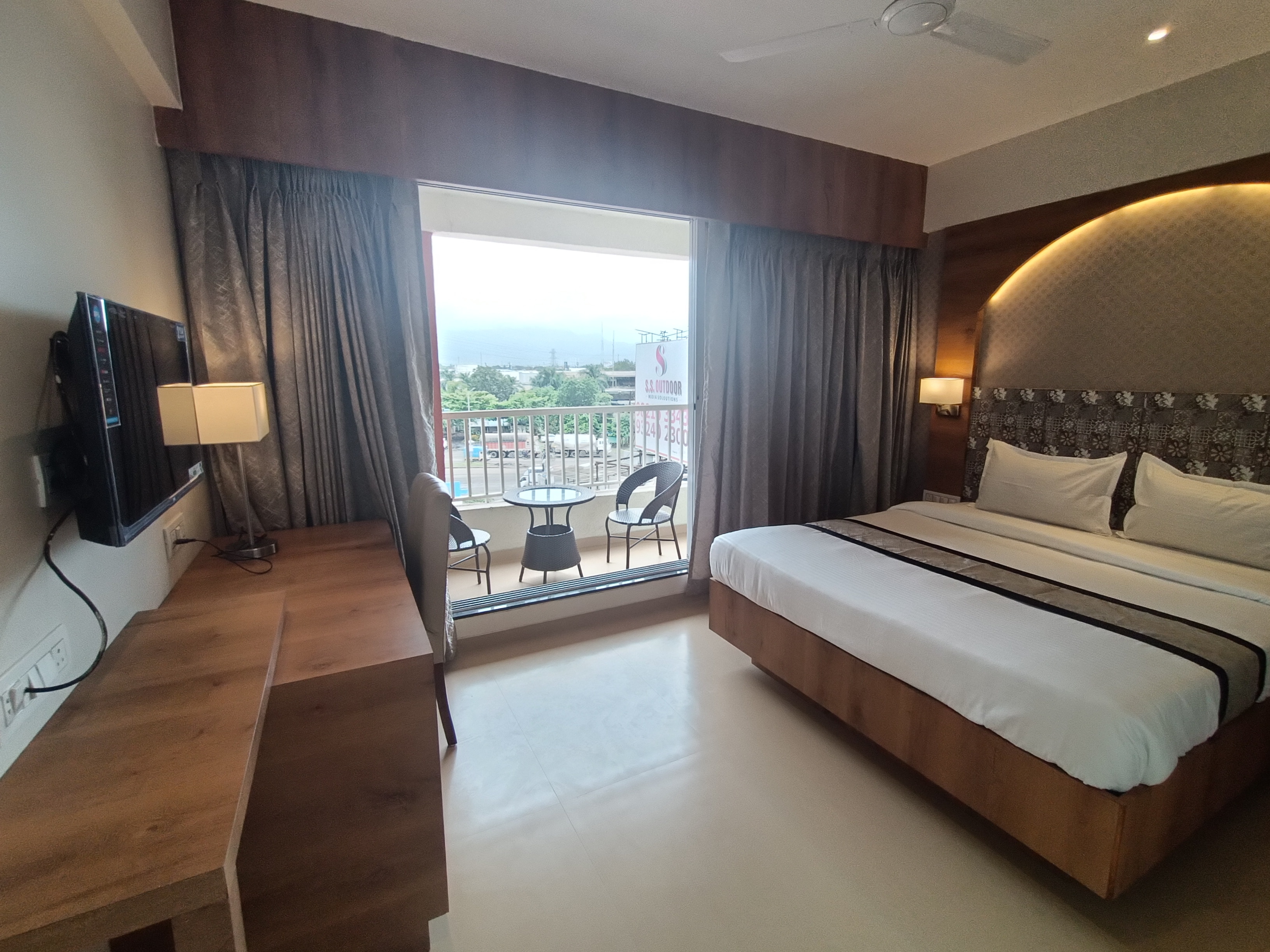 Hotel PK Executive Inn Panvel 5