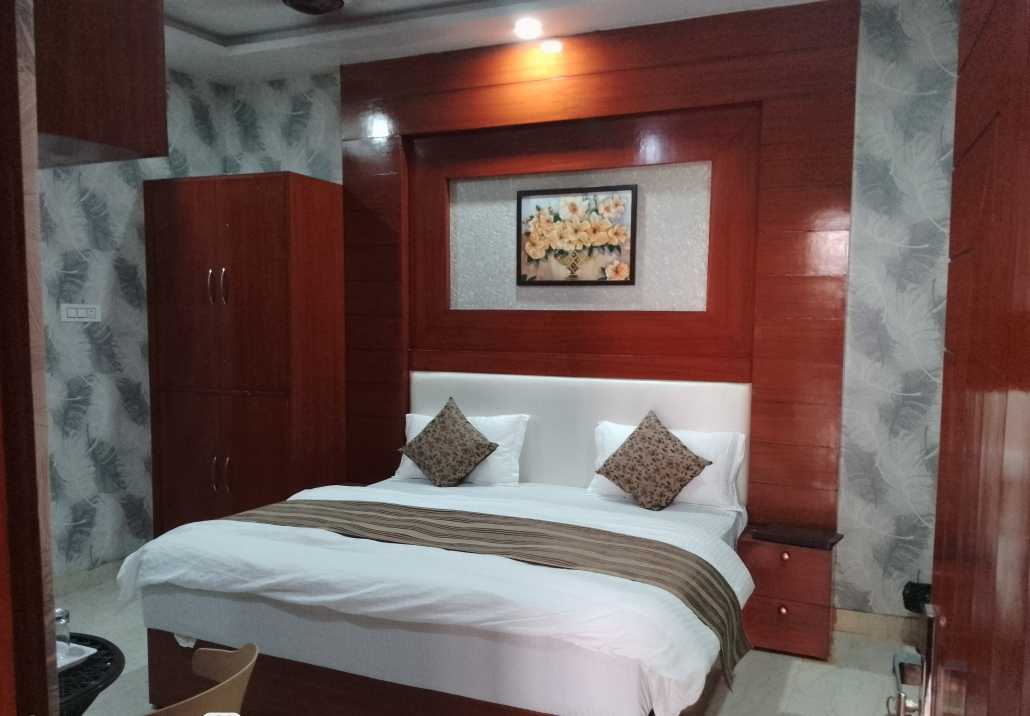 Hotel O Flagship 815014 Sambhav Hotel And Restaurant - Tap to explore photos