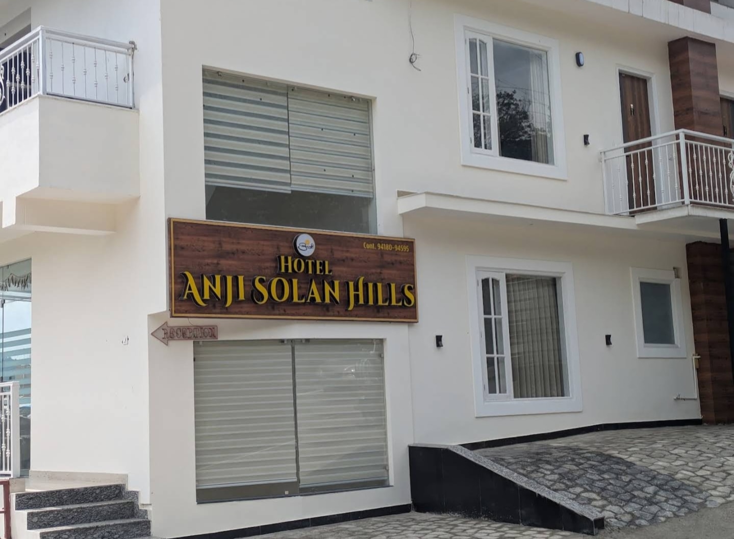 Hotel Anji Solan Hills - Tap to explore photos