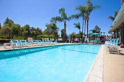 Holiday Inn Express Hotel & Suites San Diego-Escondido, Tecate