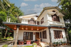 Highland Escape 6BR Near Wayanad by Homeyhuts, Wayanad