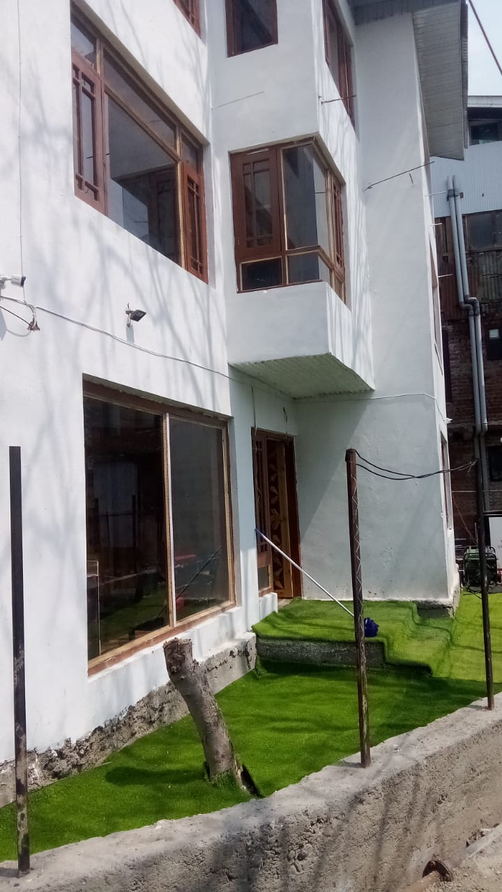 Star Palace Pahalgam - Tap to explore photos