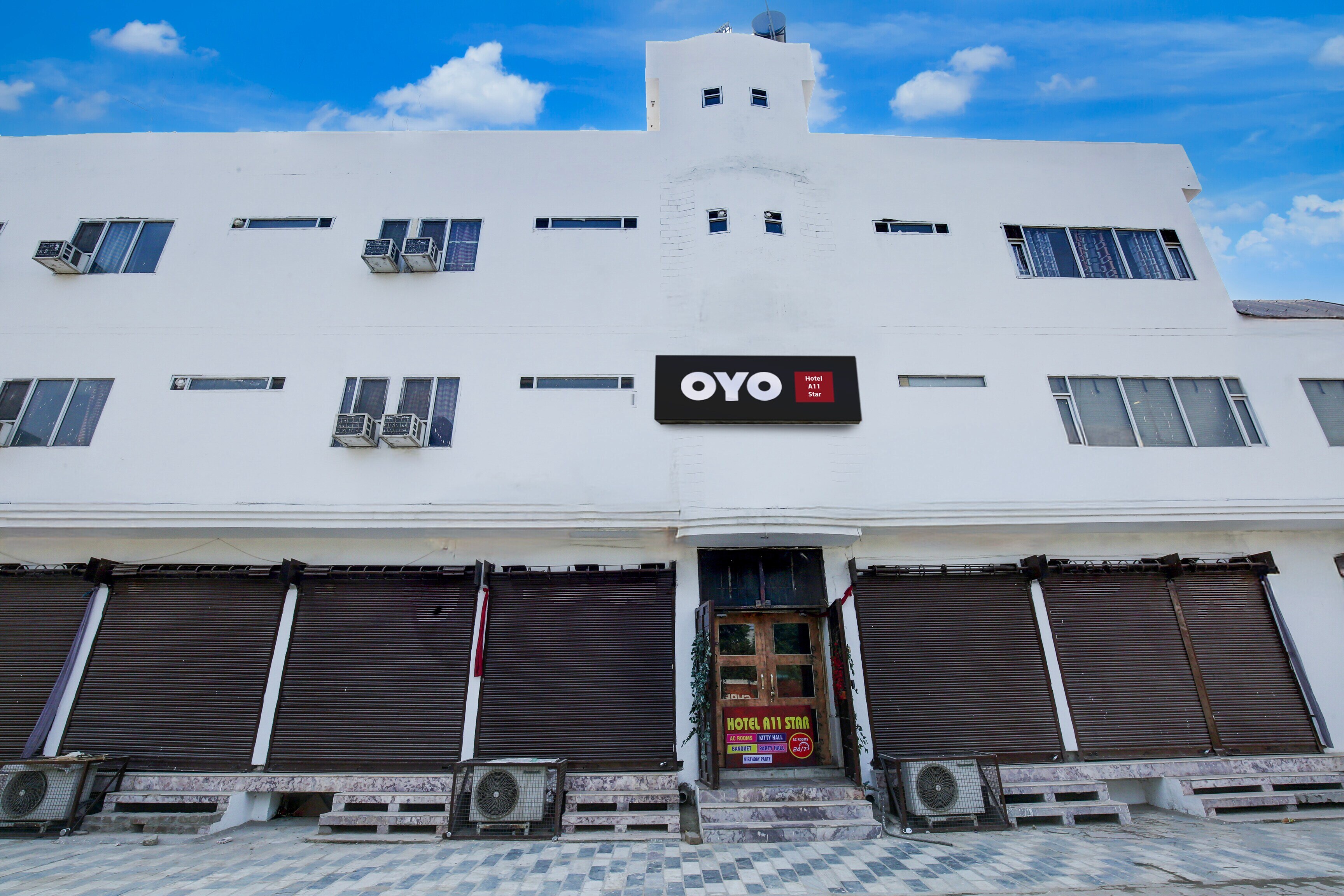 HOTEL O A11 STAR - Tap to explore photos