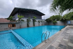 The pavilion park resort, Dhule