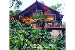 Woodpecker Estate-Wooden villa, mountain view, Mudigere