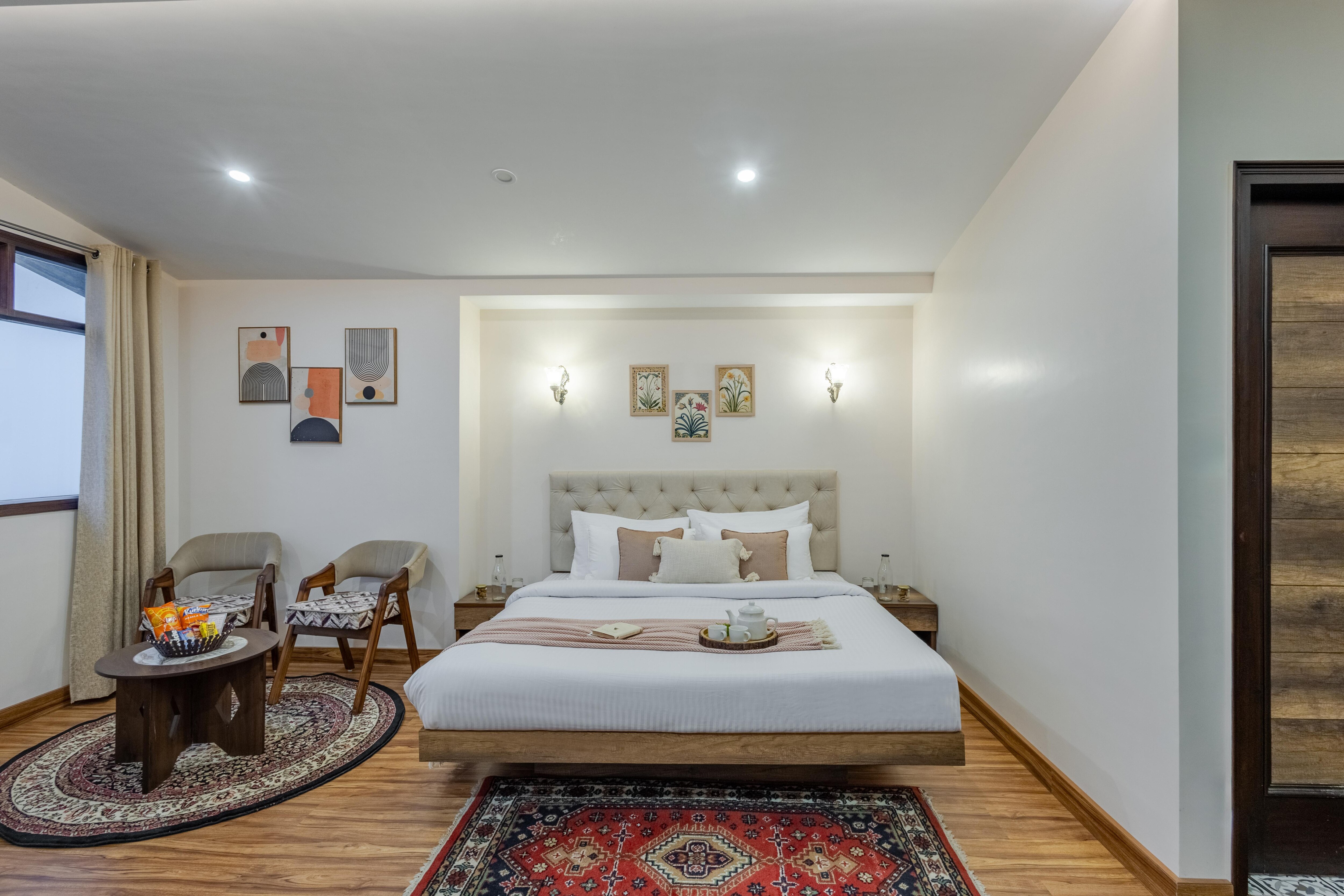 Deluxe Room with Garden with Hill View - Tap to explore photos