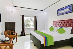 Hotel Royal Empirre Near PEC-PGI-PU Chandigarh, Chandigarh