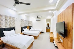 BHAVANI EXECUTIVE & LODGE, Tuljapur