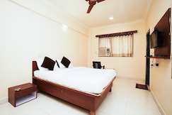 Hotel Della Comfort near Ambreshwar Shiv Mandir, Ambernath, Wadgaon