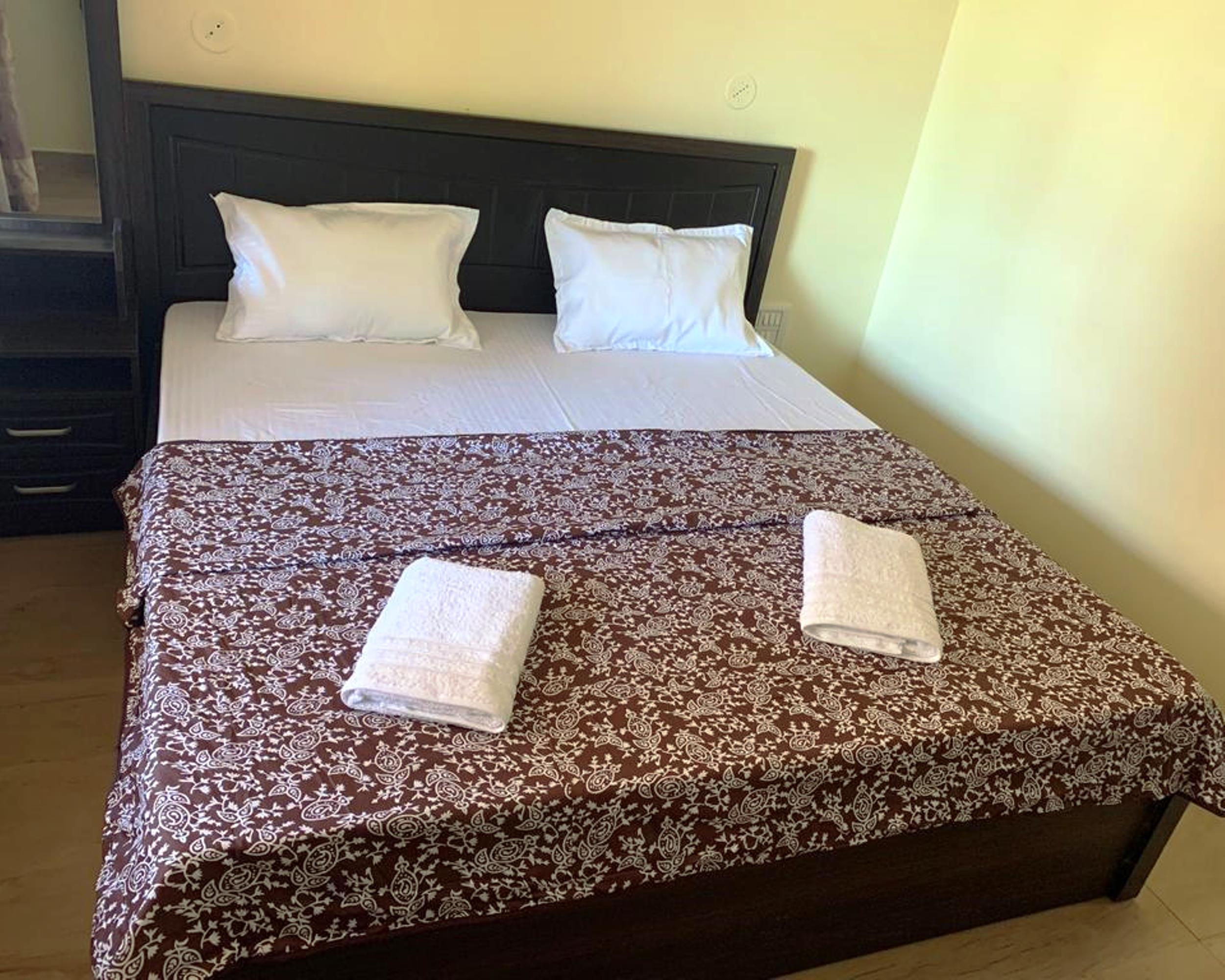 Sea Breeze Home Stay Malvan - Tap to explore photos