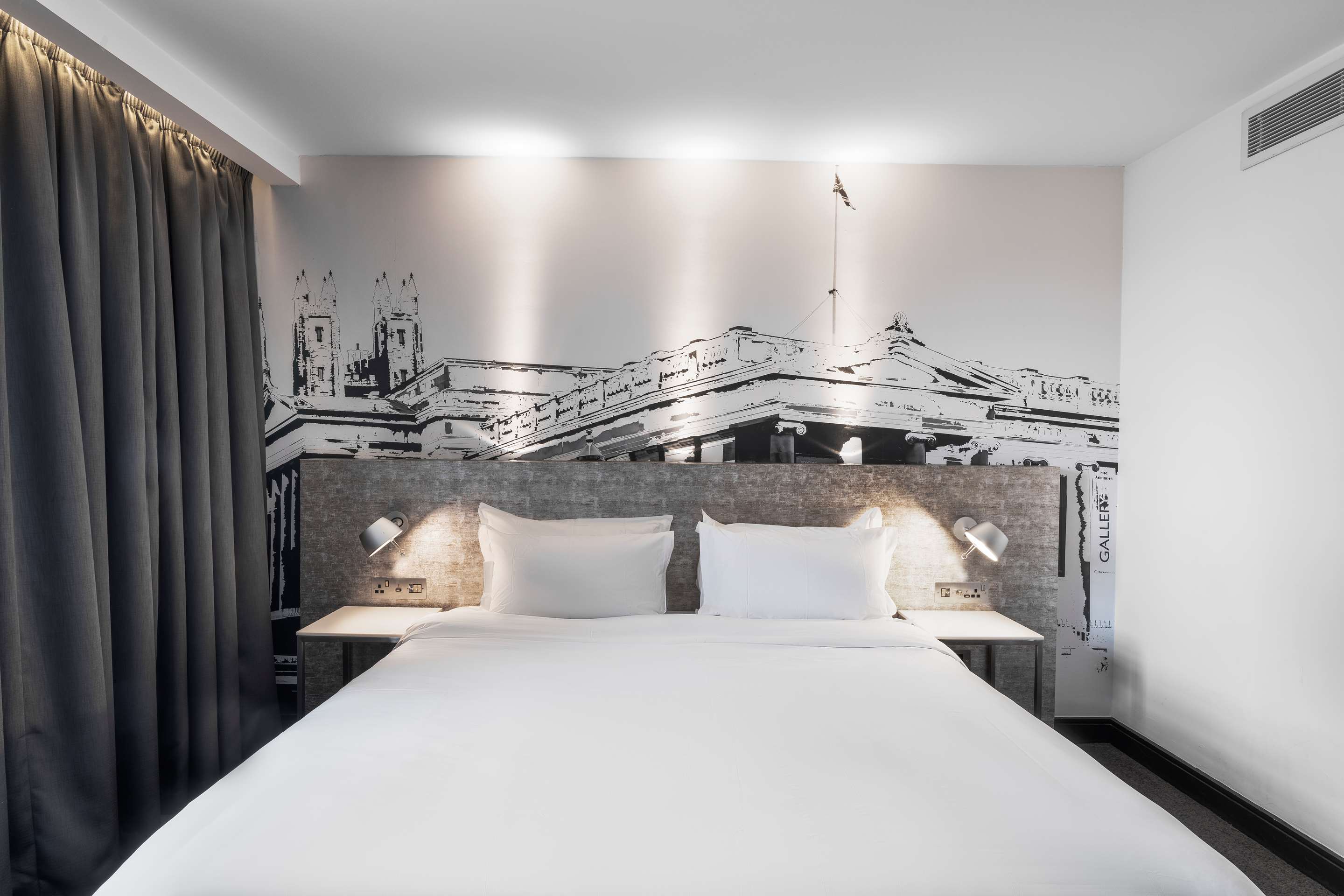 Radisson Blu Hotel, Edinburgh City Centre - Tap to explore photos