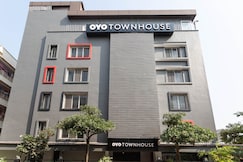 Super Townhouse Habitat New Town Rooms & Party Spaces, Kolkata