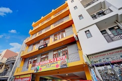 Hotel O by OYO The Swarnim, Noida