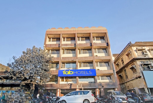 FabHotel Surya