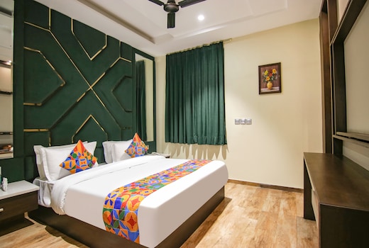 FabHotel Prime K9 Crown