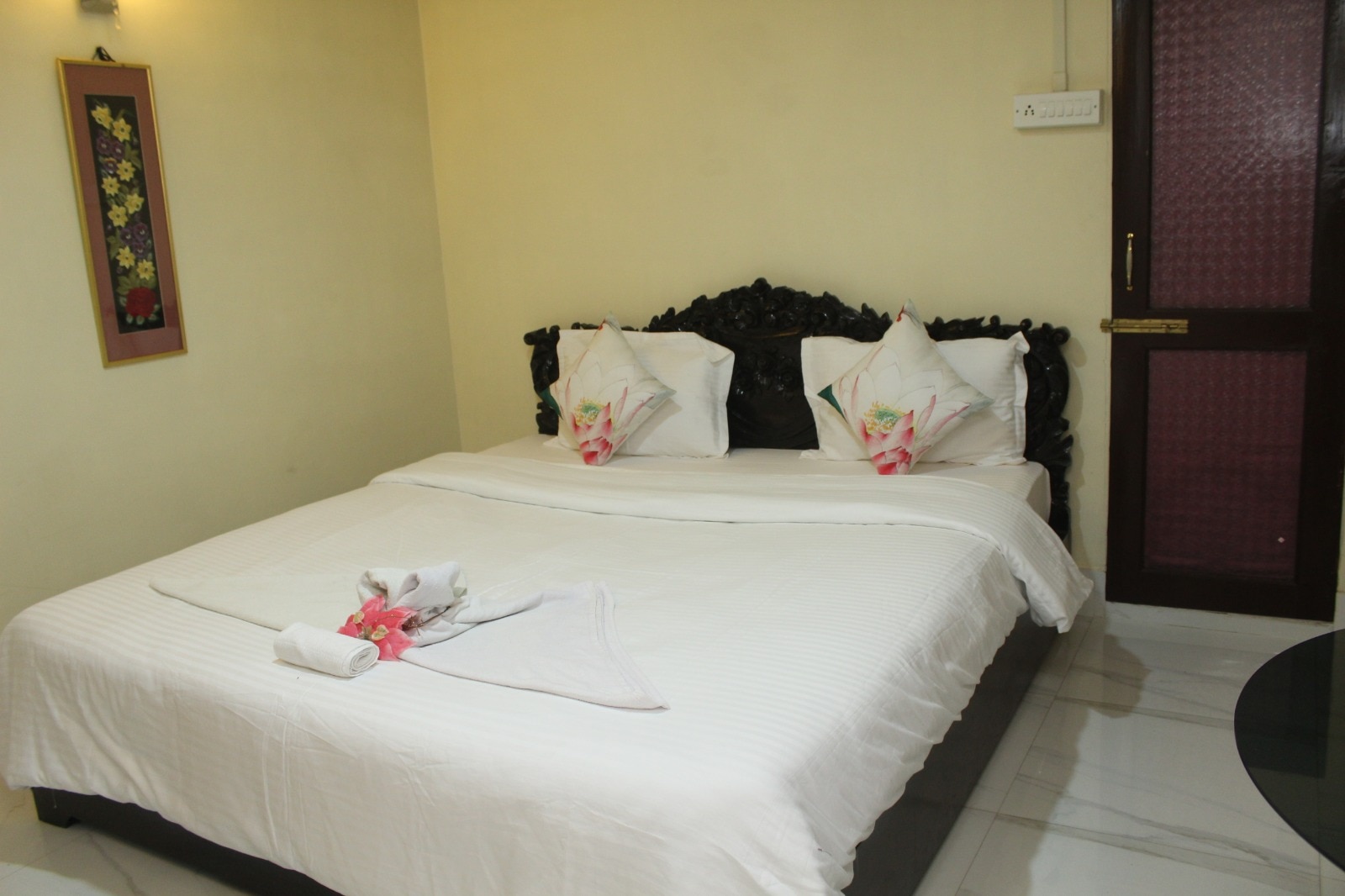 The Aesthetics Home Stay - Tap to explore photos