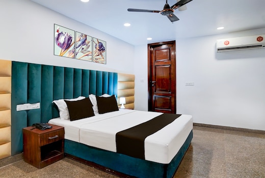 Hotel O R S Golden by RS Group