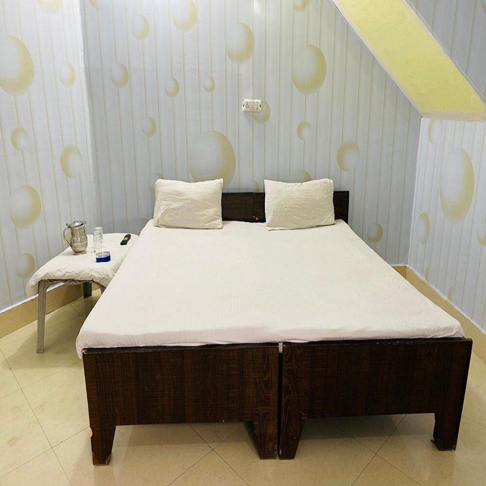 Shri Krishan Kripa guest house - Tap to explore photos