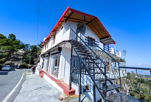 Chinar Retreat 2BR FF near Mukteshwar Dham by Homeyhuts