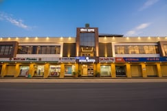 FabHotel Royal Suits - Nr. Mahadji Shinde Chhatri, Pune