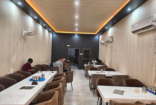 Krishna guest house 700 meter away from Rammandir