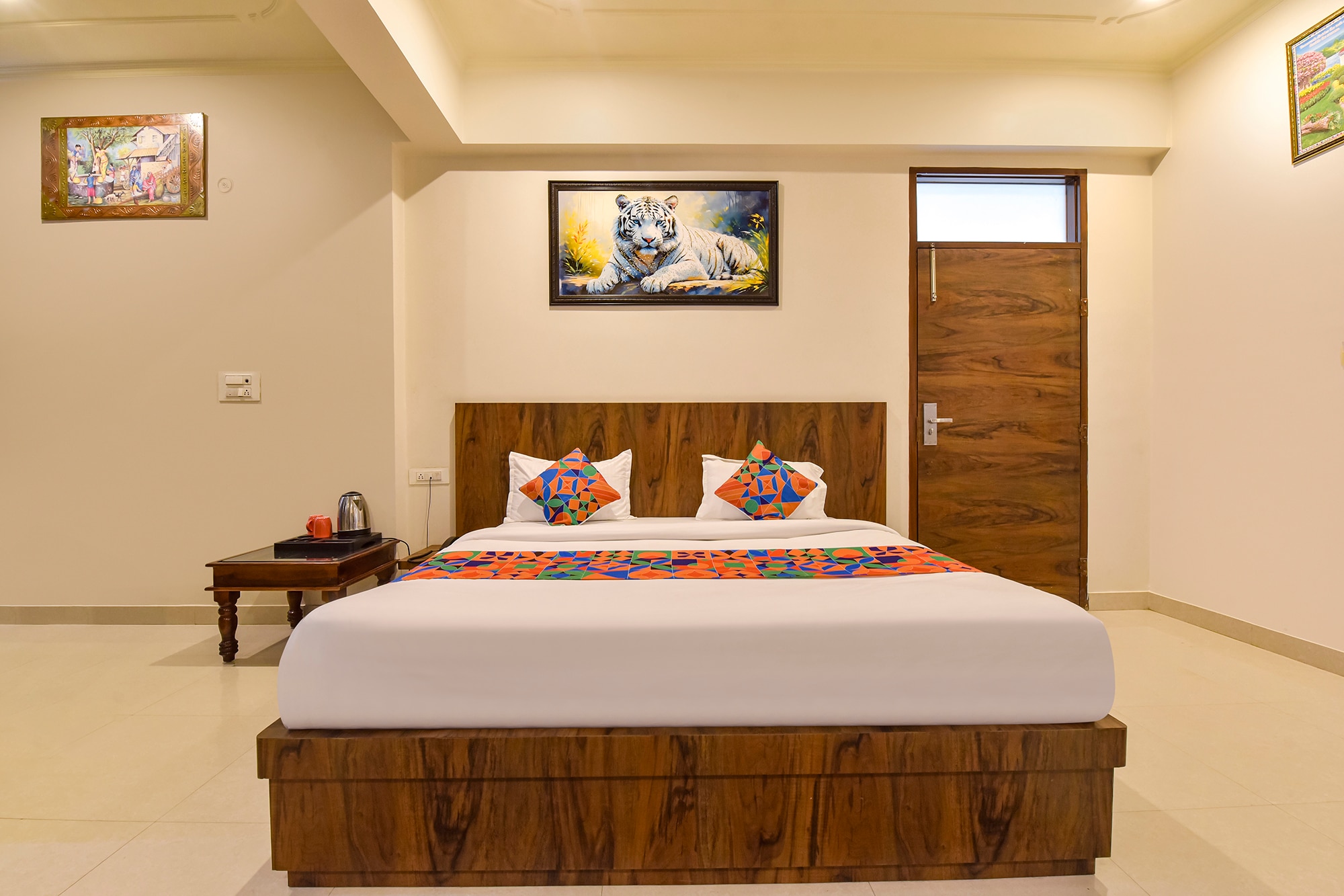 FabHotel Shiv Palace - Tap to explore photos