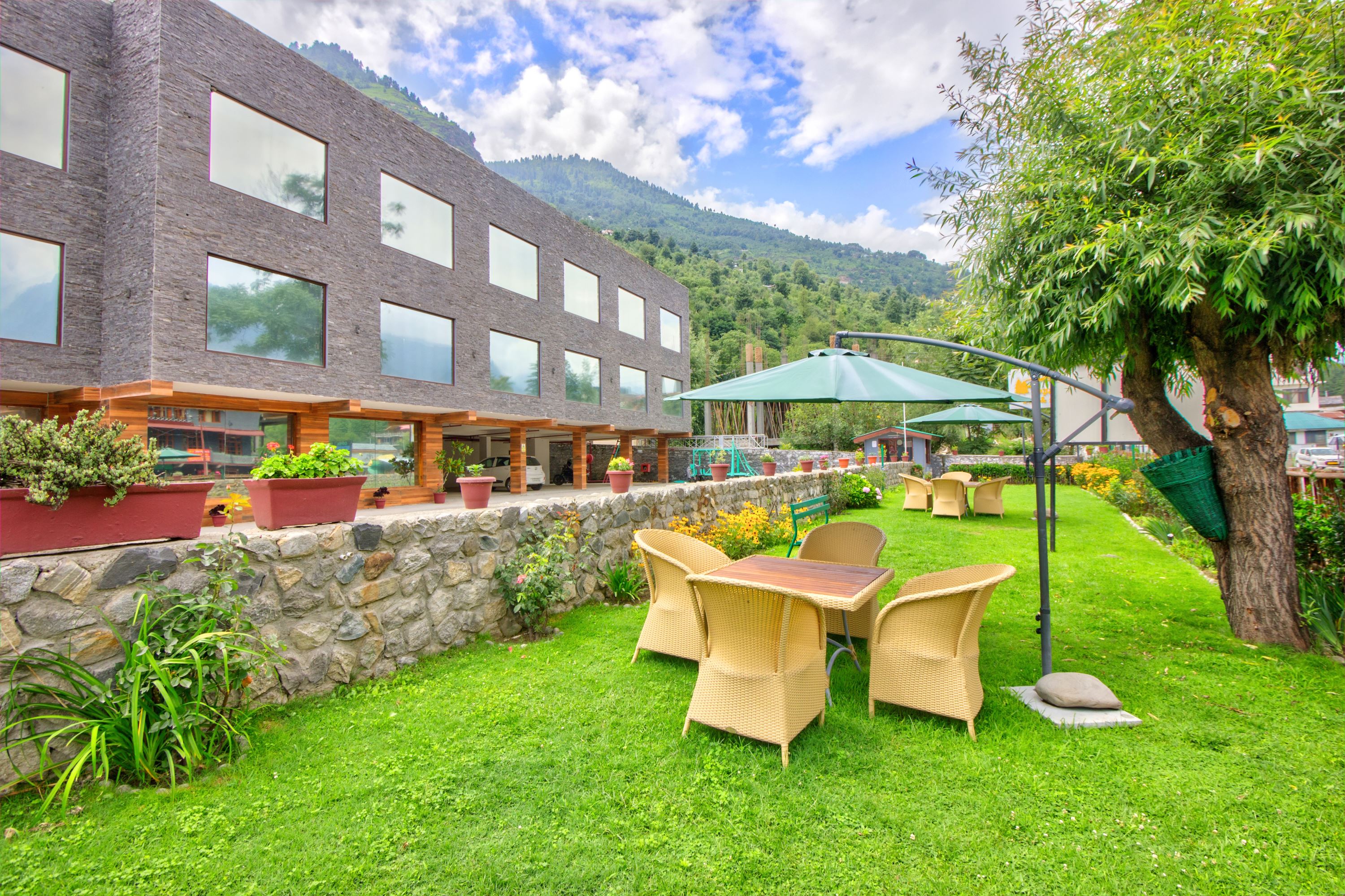 Span Inn & Suites Manali - Tap to explore photos