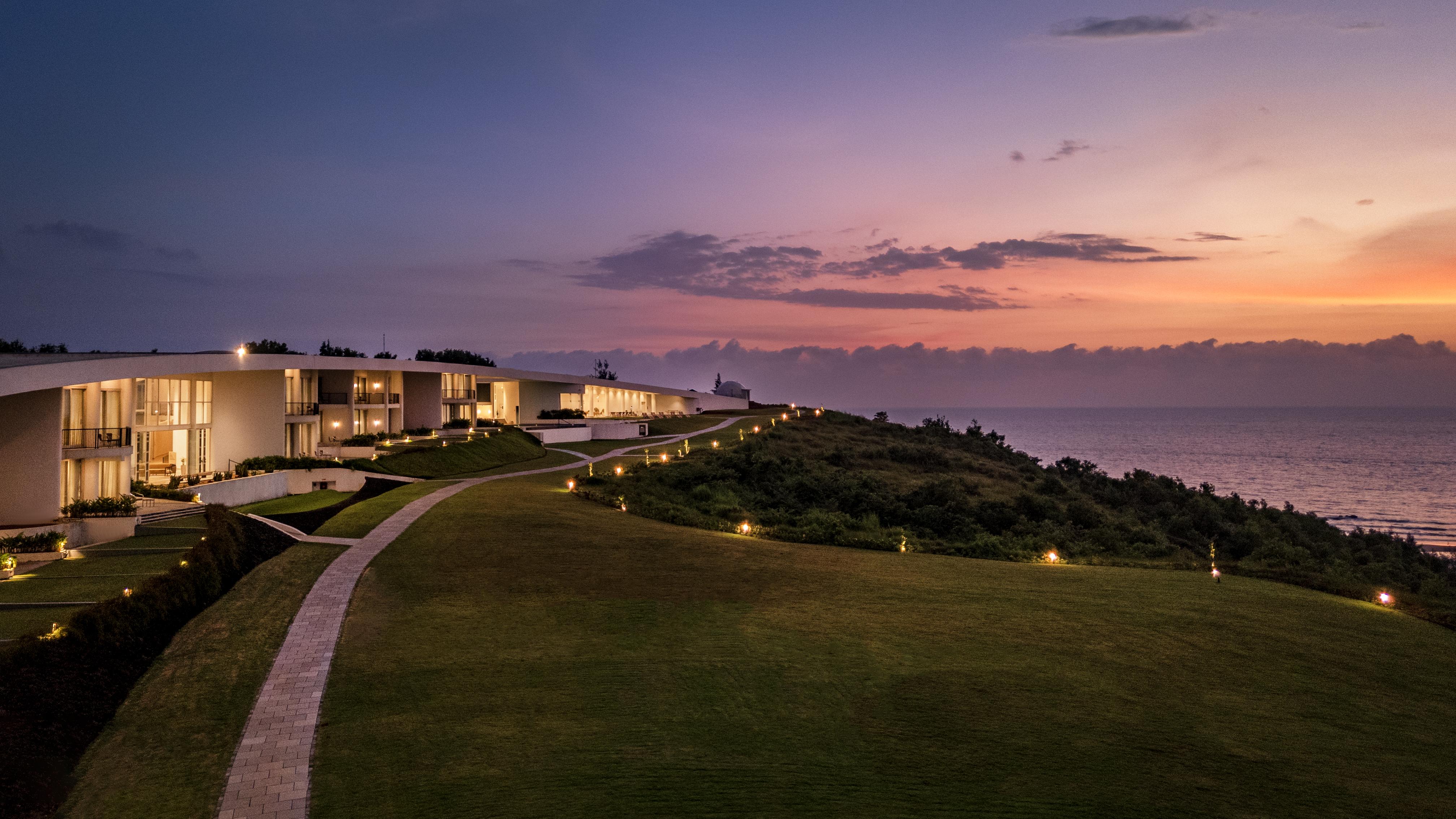Araqila Beach Resort 𝗕𝗢𝗢𝗞 Vengurla Resort