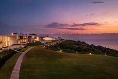 Araqila Beach Resort, Malvan