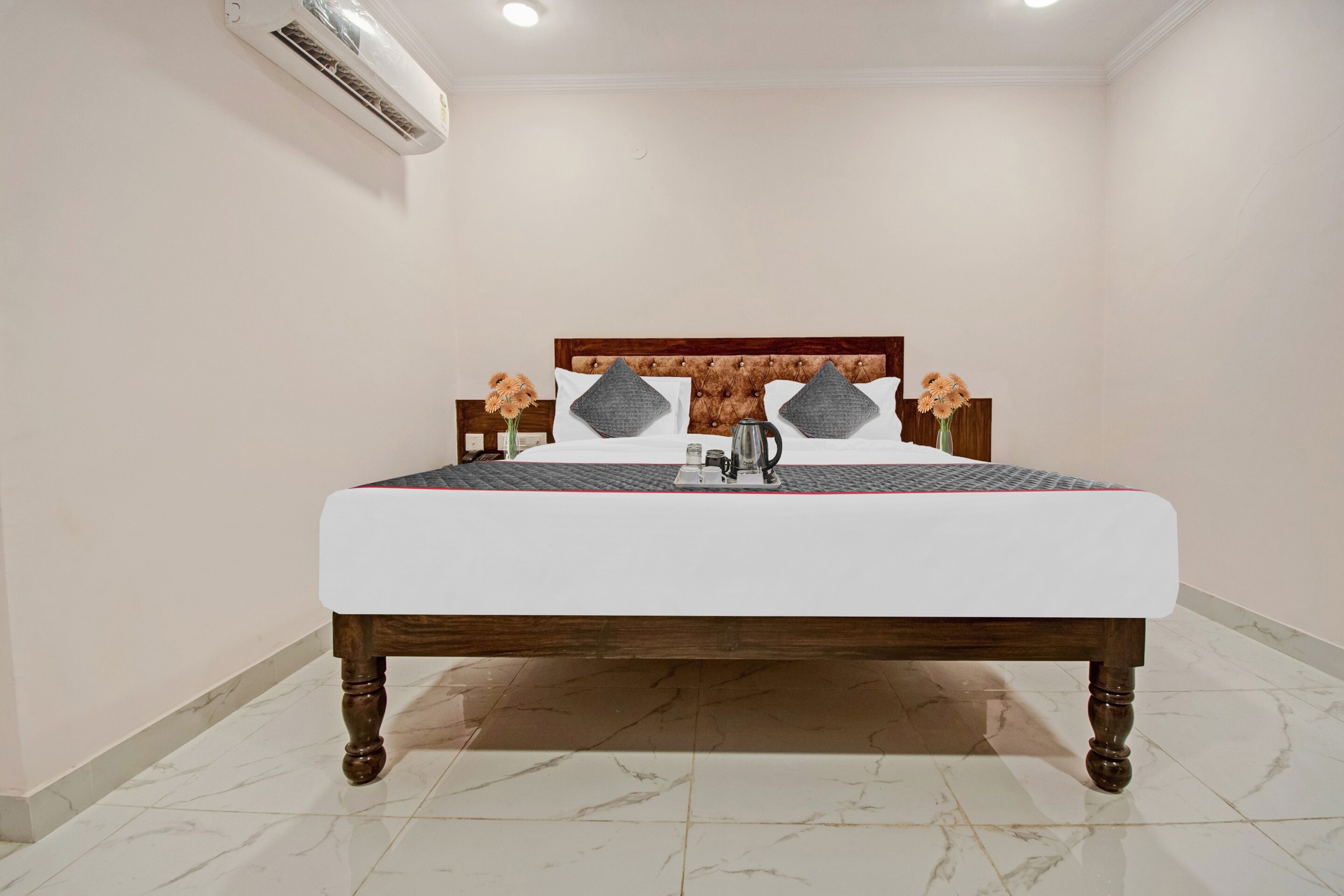 Hotel O JBS Jaipur Heritage - Tap to explore photos